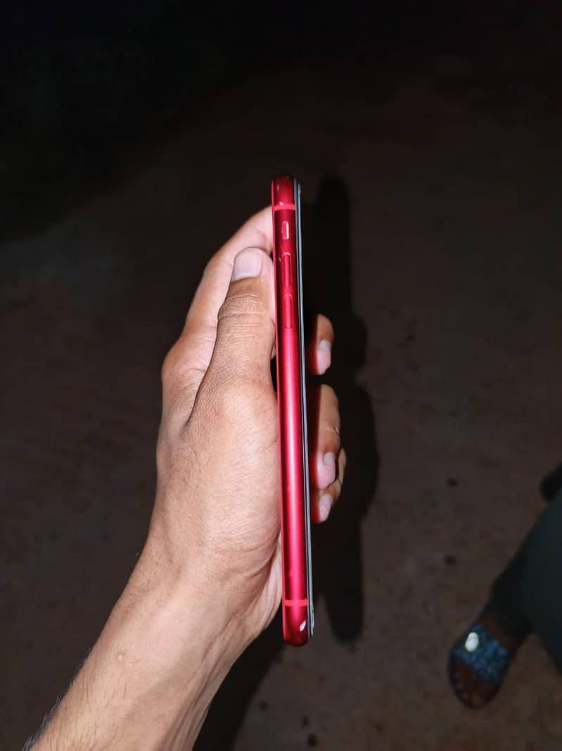 Apple iPhone 11 4