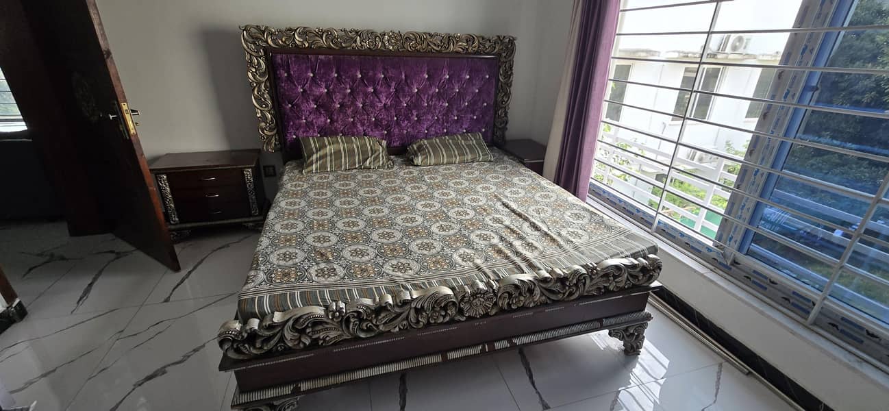 king size bed 1