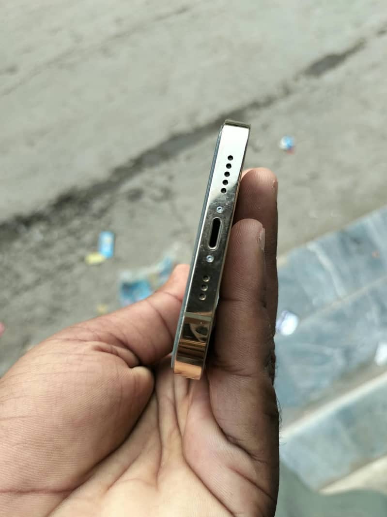 Apple iPhone 12 Pro 0