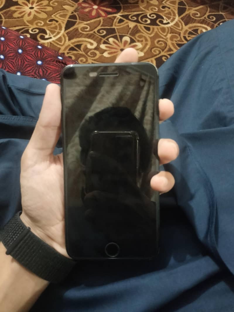Apple iPhone 7 Plus 6
