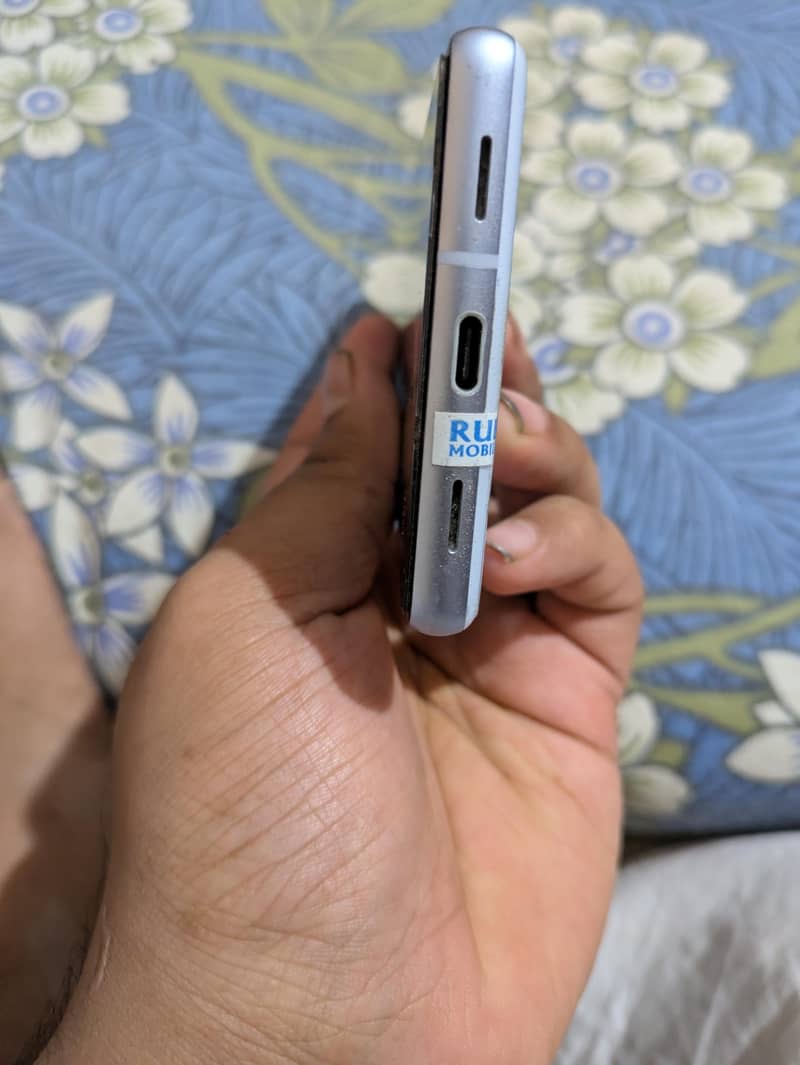 Google Pixel 7a 2