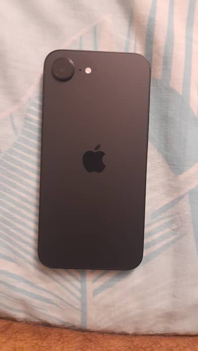 Apple iPhone 16e