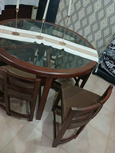 Round Dining Table (chinyot)For sale