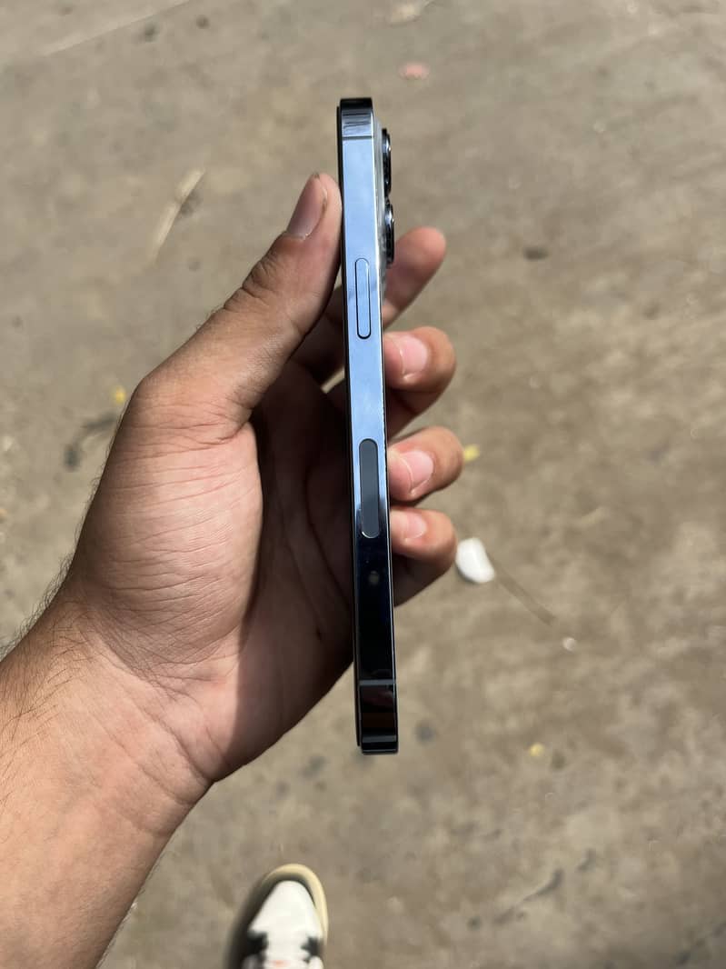 Apple iPhone 13 Pro 1