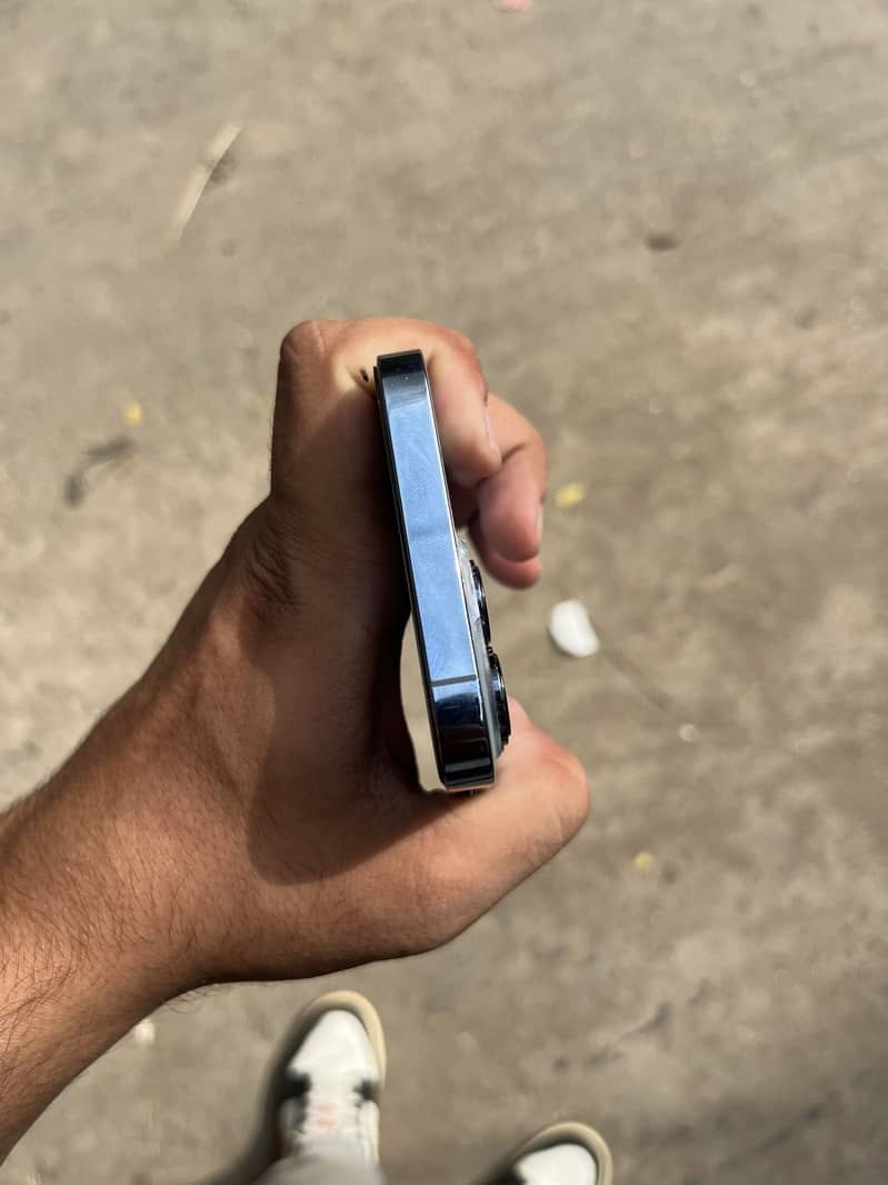 Apple iPhone 13 Pro 3