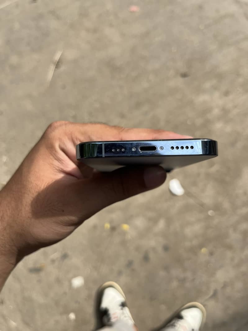 Apple iPhone 13 Pro 4