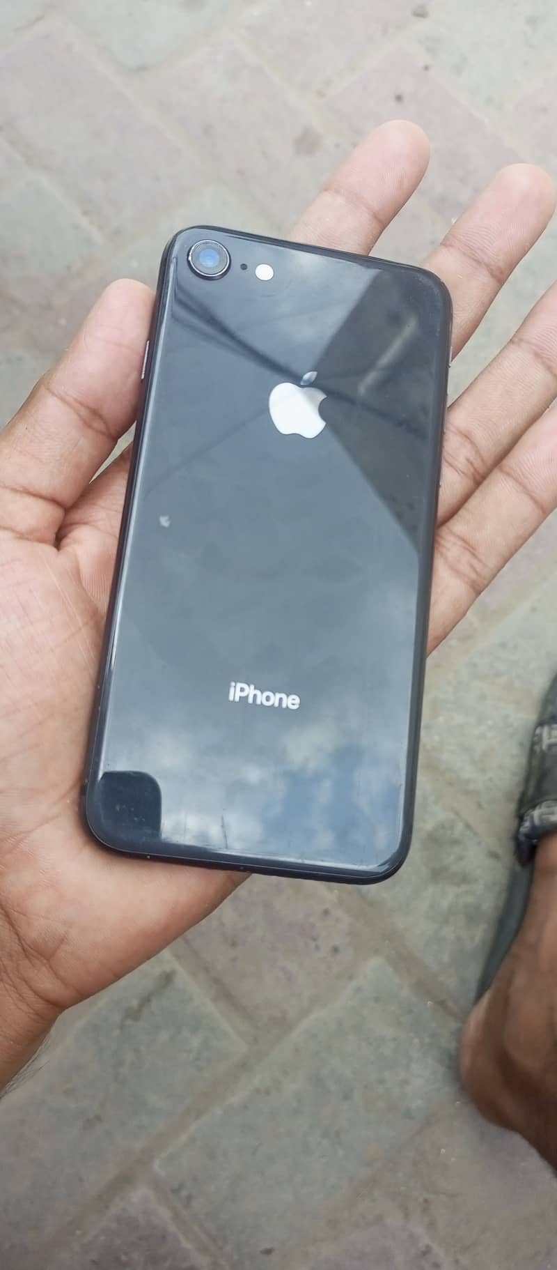 Apple iPhone 8 1