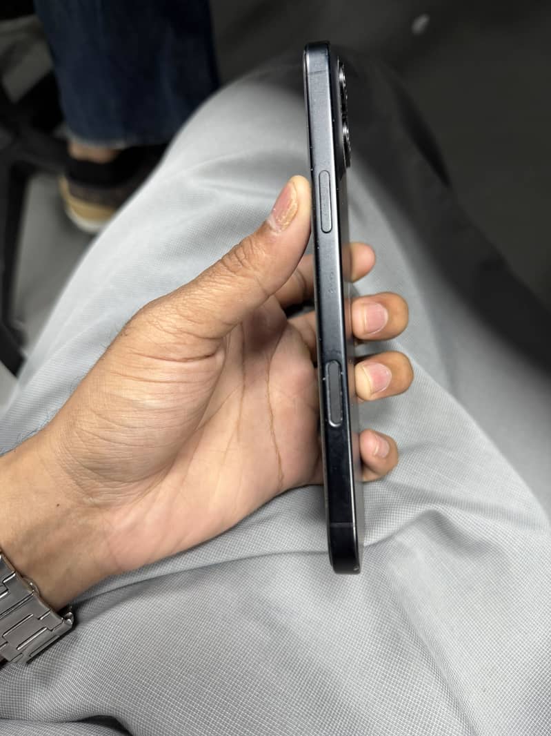 Apple iPhone 16 Plus JV 0
