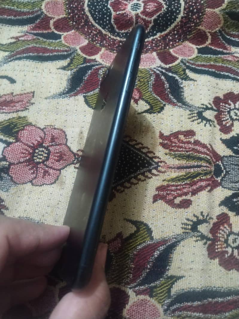 Apple iPhone 7 2