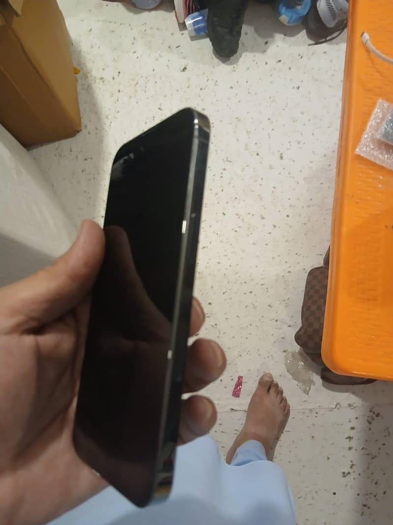Apple iPhone 13 Pro 3