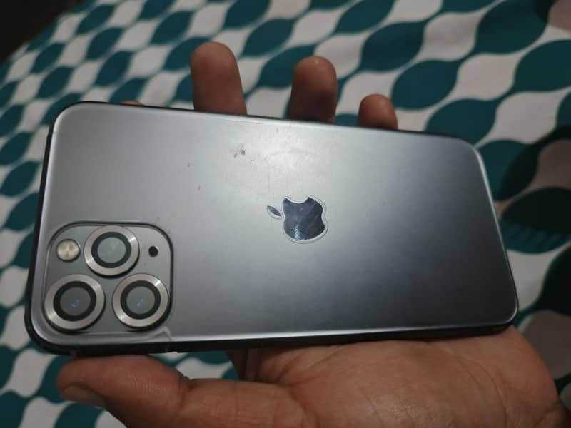 Apple iPhone 11 Pro 1