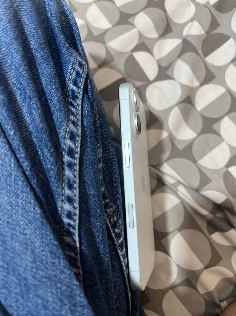 Apple iPhone 16 1