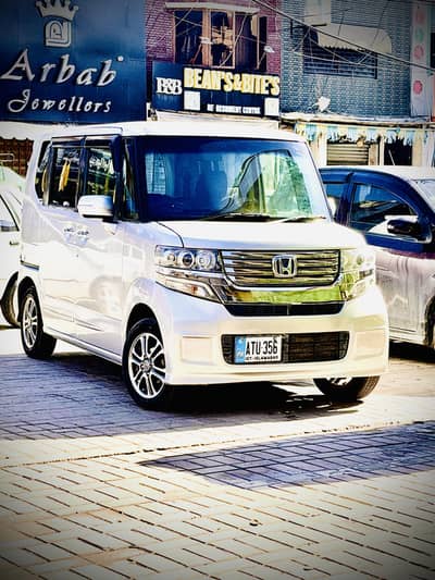 Honda N Box Custom 2015