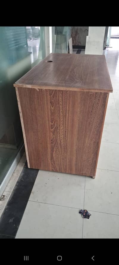 Computer table