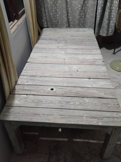 02 - wooden beds