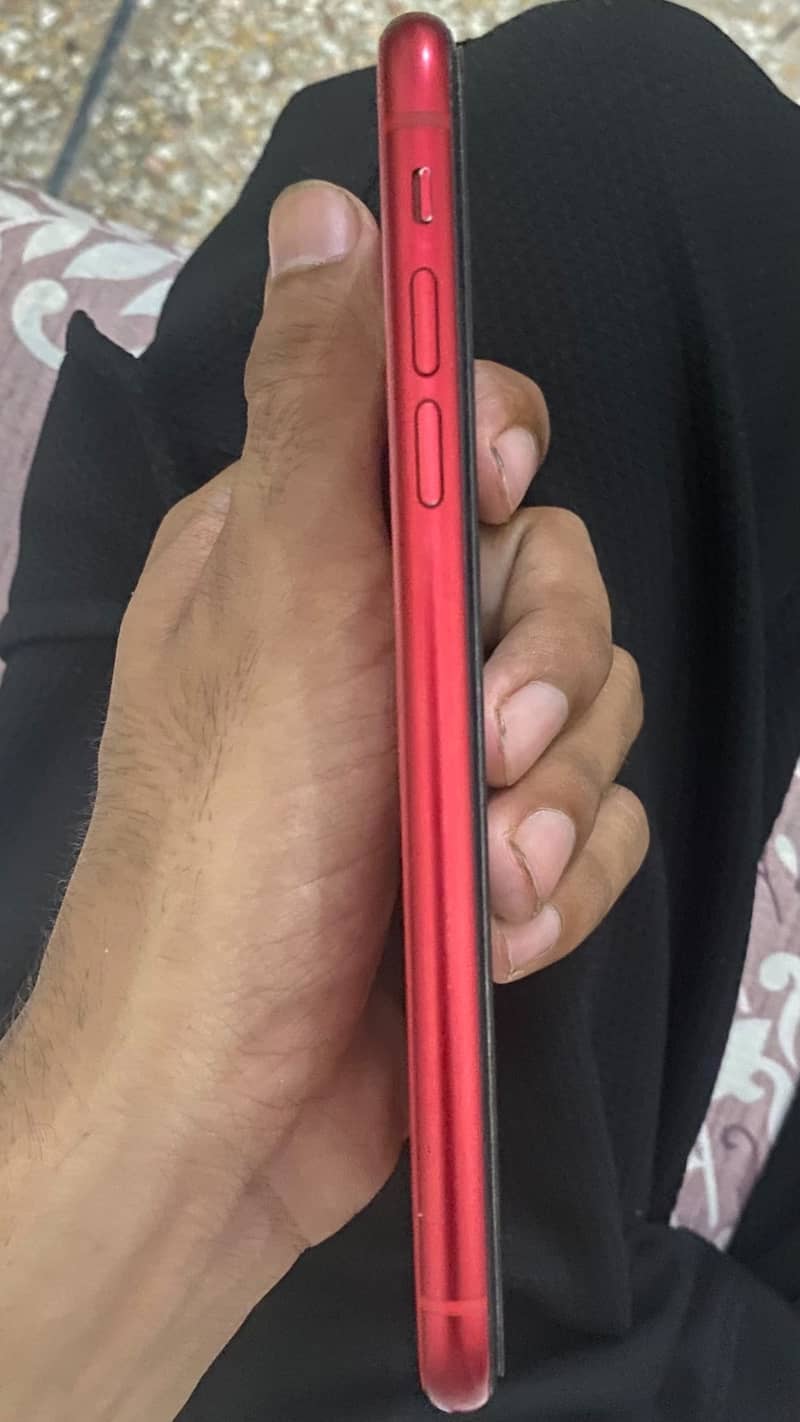Apple iPhone 11 4