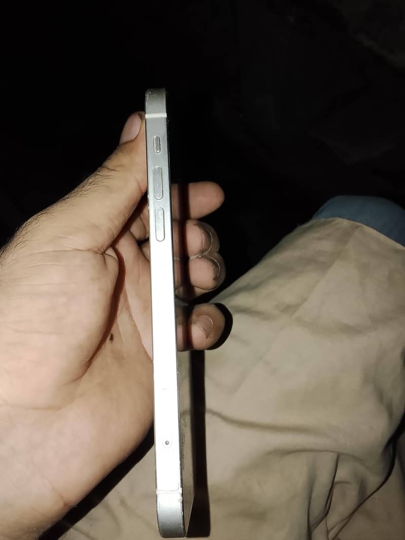 Apple iPhone 12 2