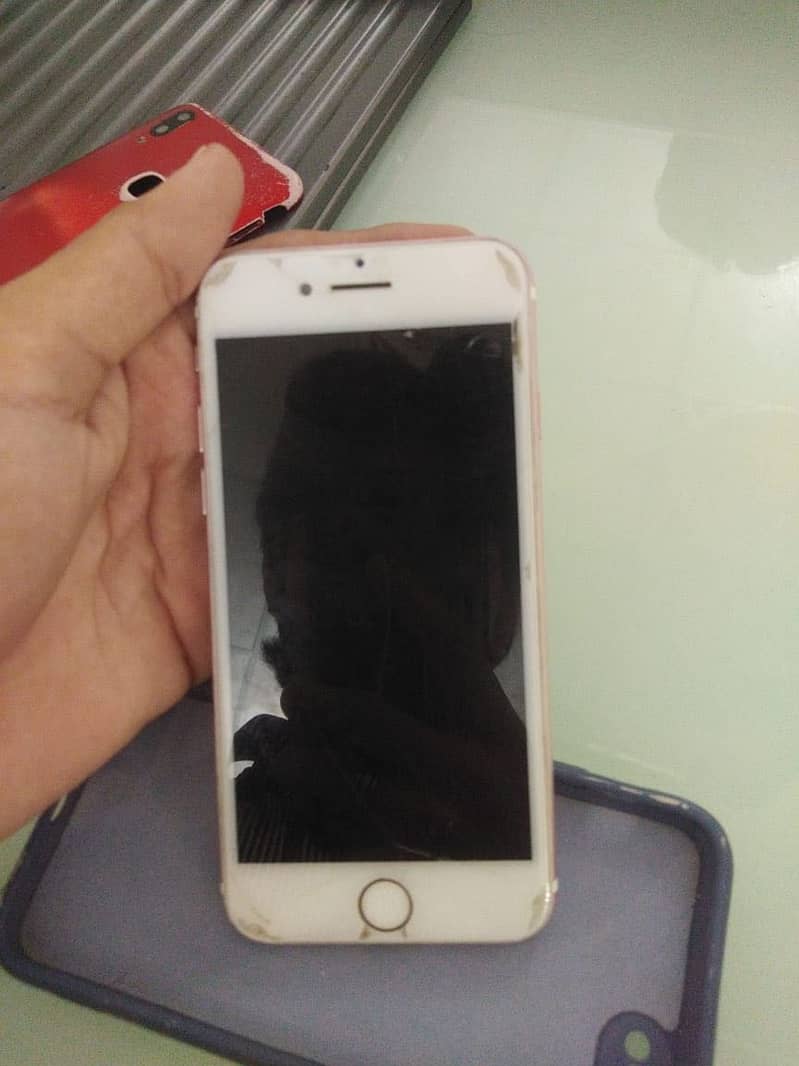 Apple iPhone 7 4