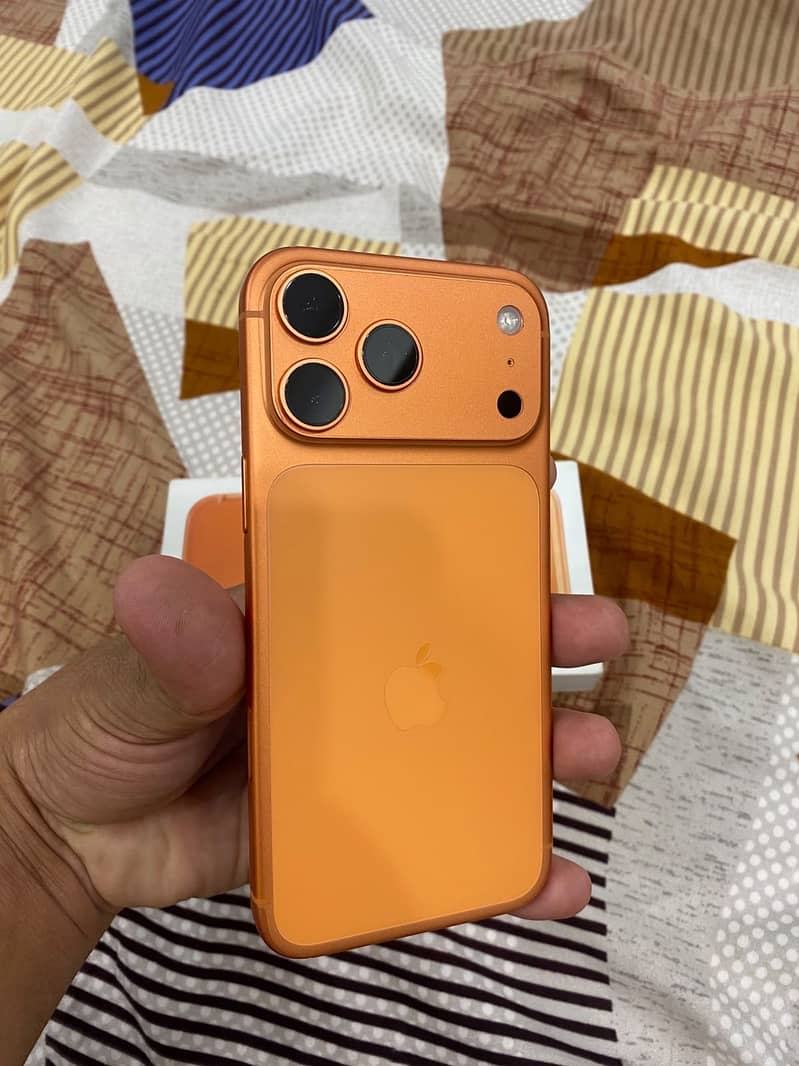 Apple iPhone 17 Pro Max 1
