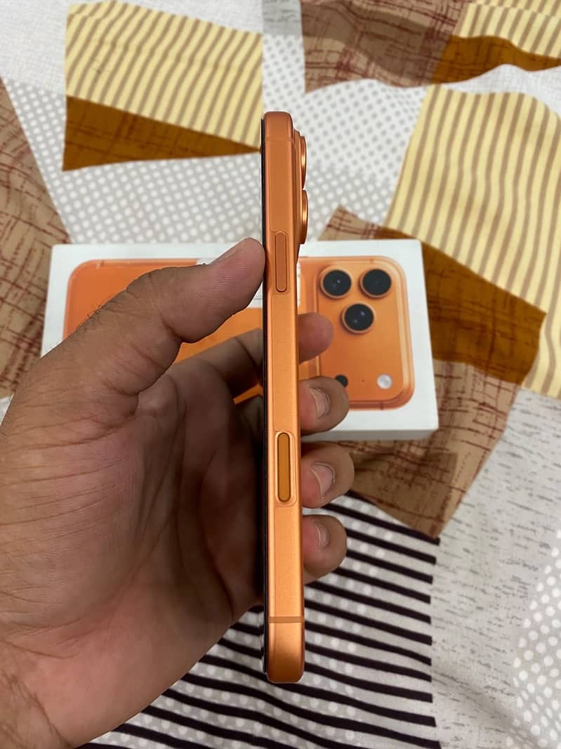 Apple iPhone 17 Pro Max 2