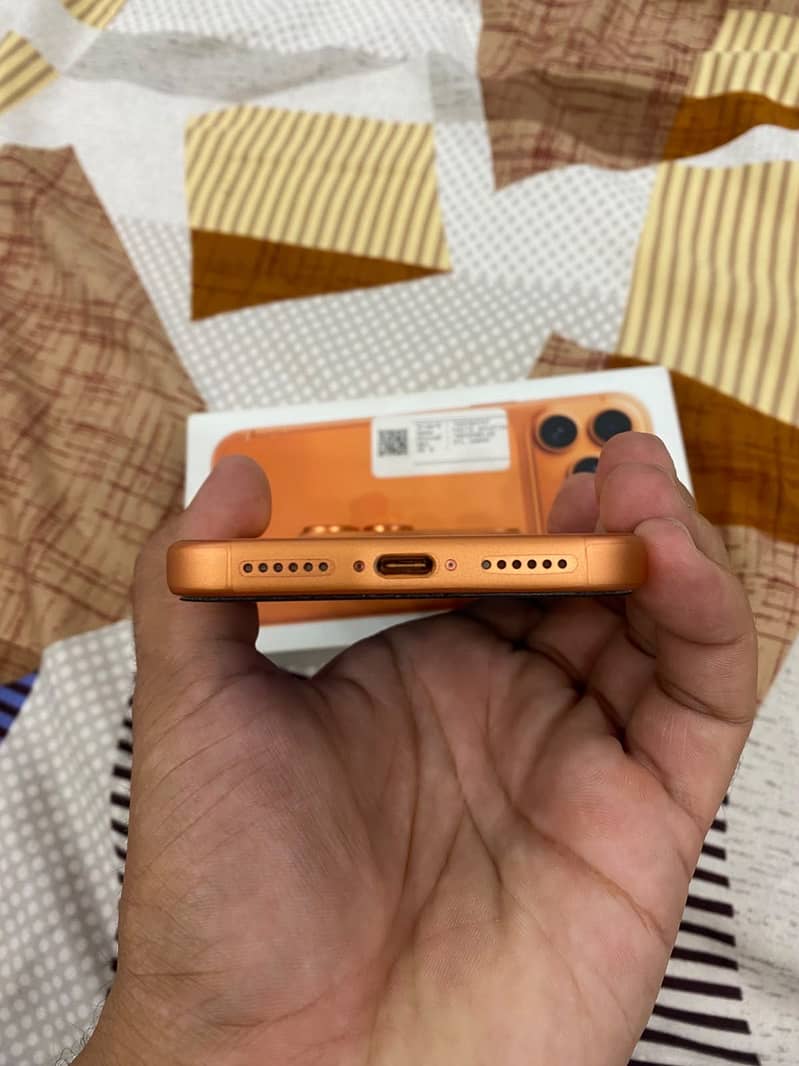 Apple iPhone 17 Pro Max 6