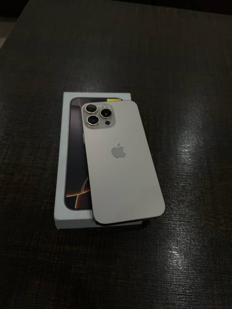 Apple iPhone 16 Pro Max 1