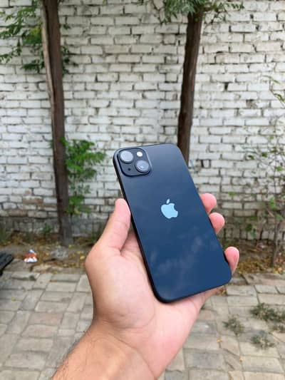 Apple iPhone 13
