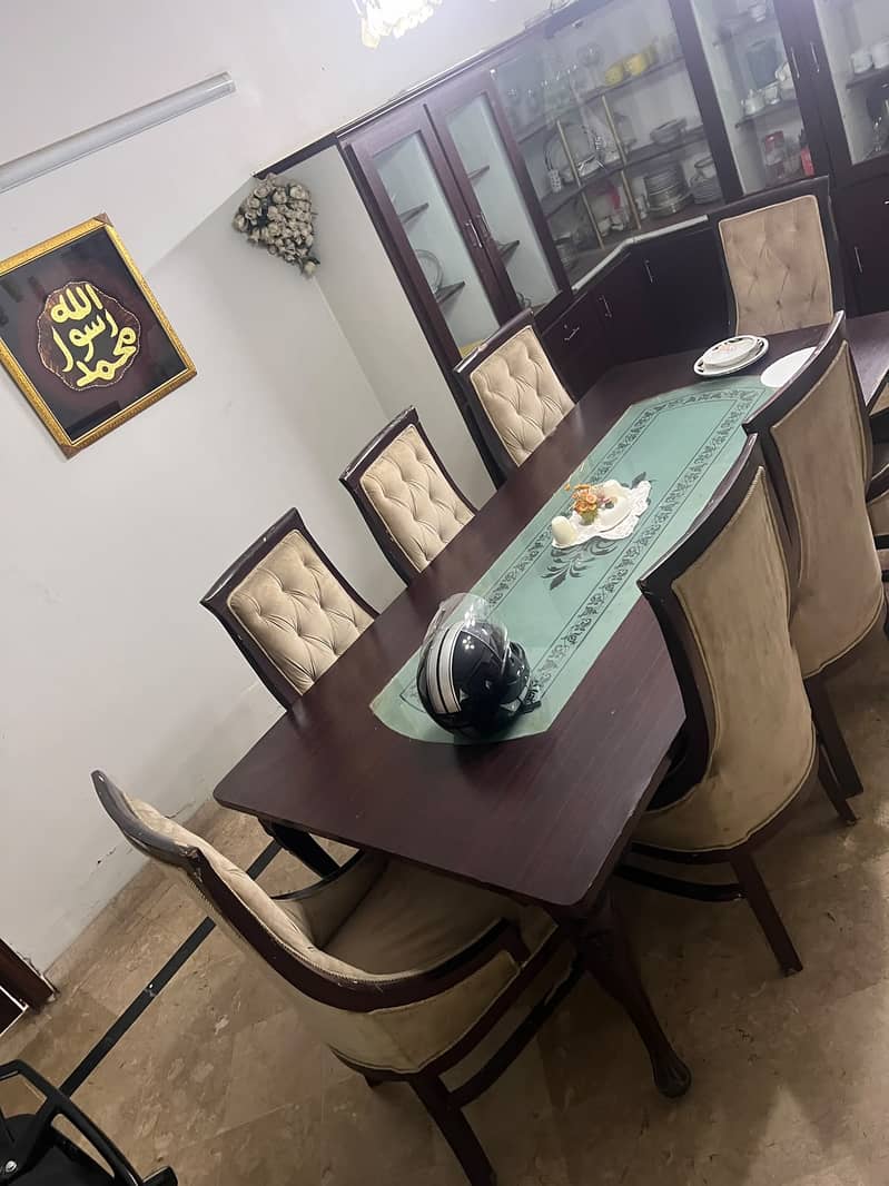 8 chairs with table 0