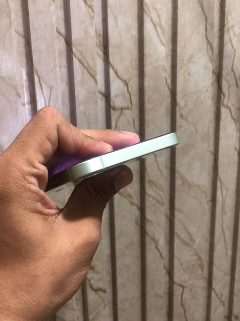 Apple iPhone 12 1
