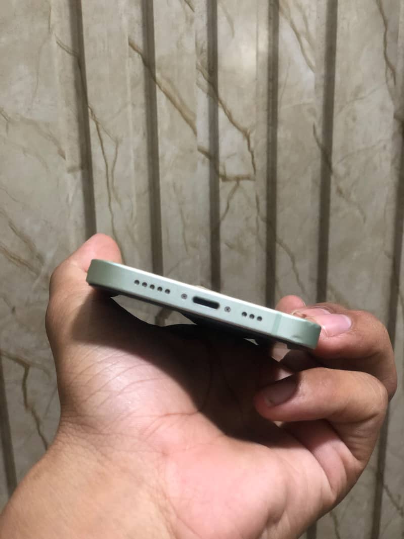 Apple iPhone 12 5