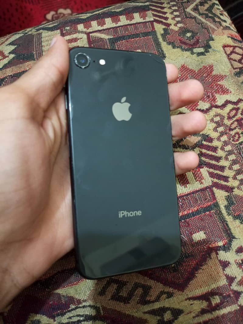 Apple iPhone 8 3