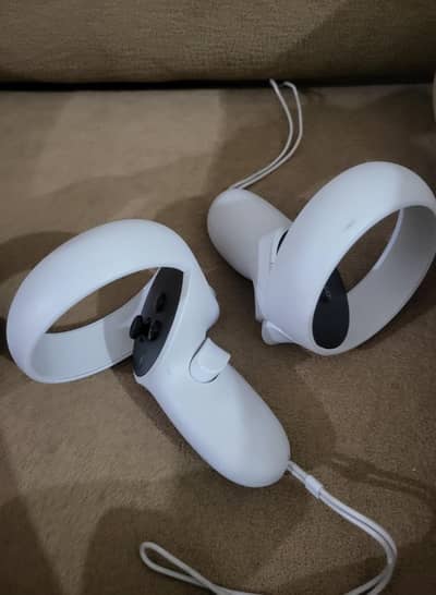 Meta Quest 2 - 128 Gb , all games pre installed with extended strap