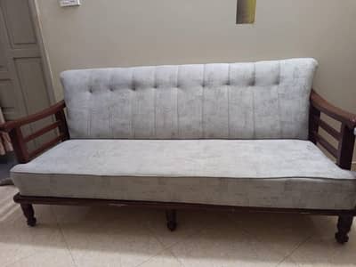 SOFA SET 5 SEATER USED BUT ALMOST NEW
