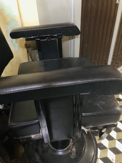 Salon Chair