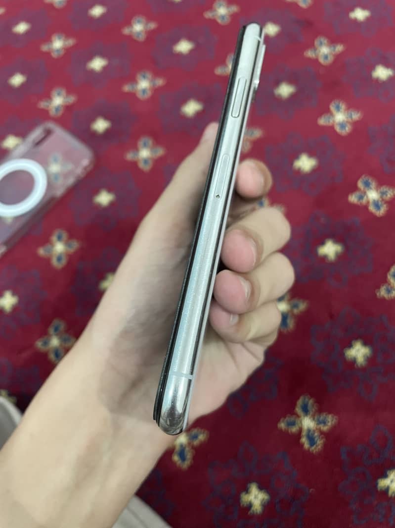 Apple iPhone X 6