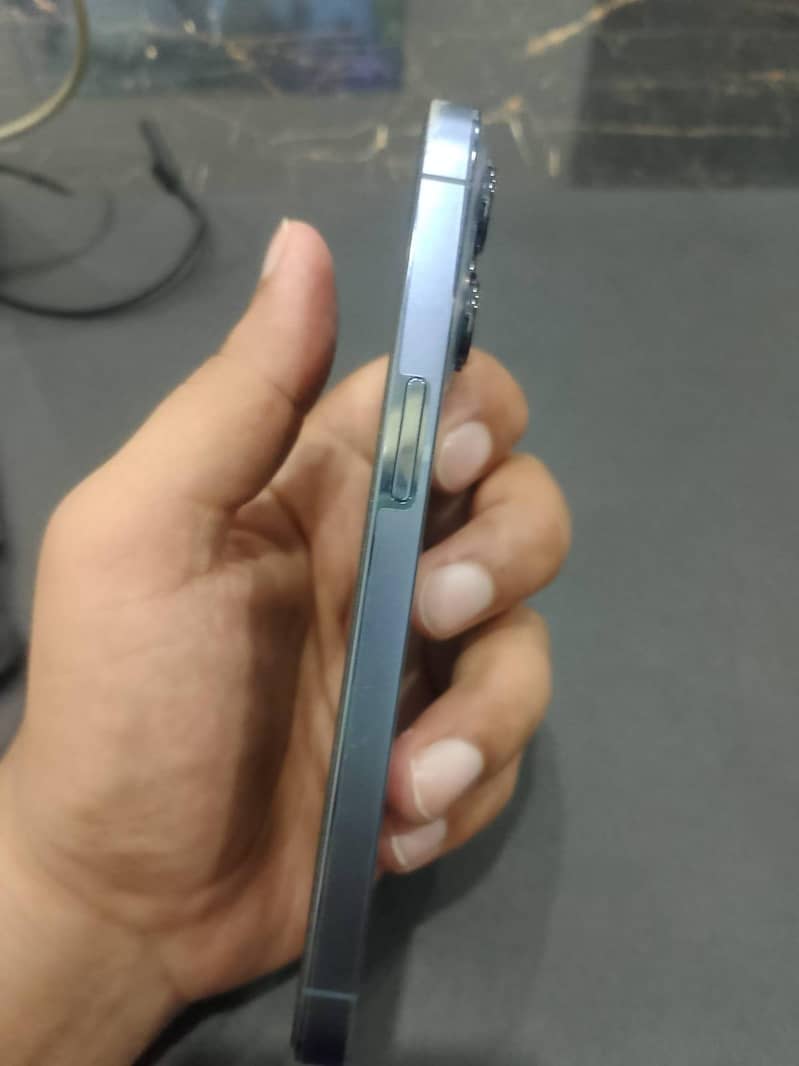 Apple iPhone 13 Pro 8