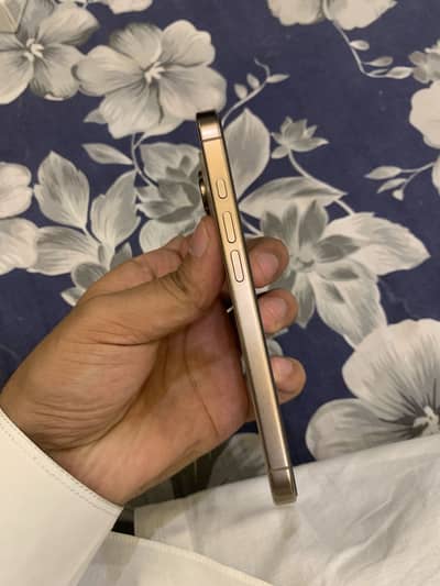 Apple iPhone 16 Pro