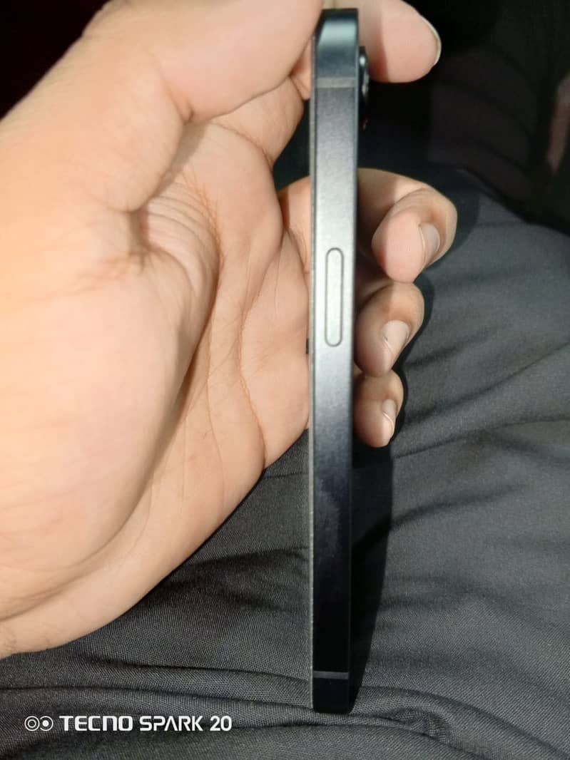 Apple iPhone 16e Bypass 3