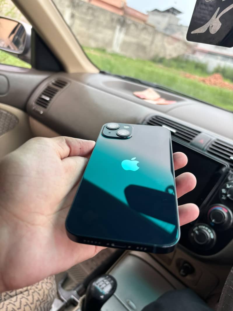 Apple iPhone 13 6