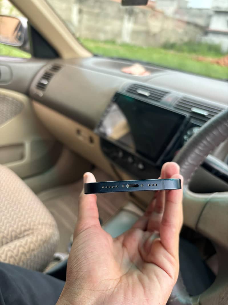 Apple iPhone 13 7