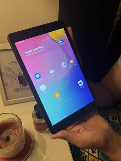 Samsung Galaxy A8  (8.0, 2019)