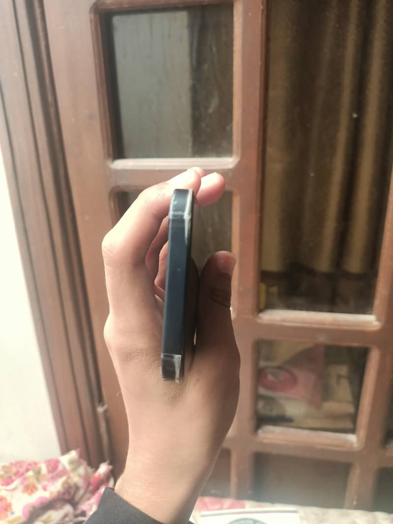 Apple iPhone 12 5