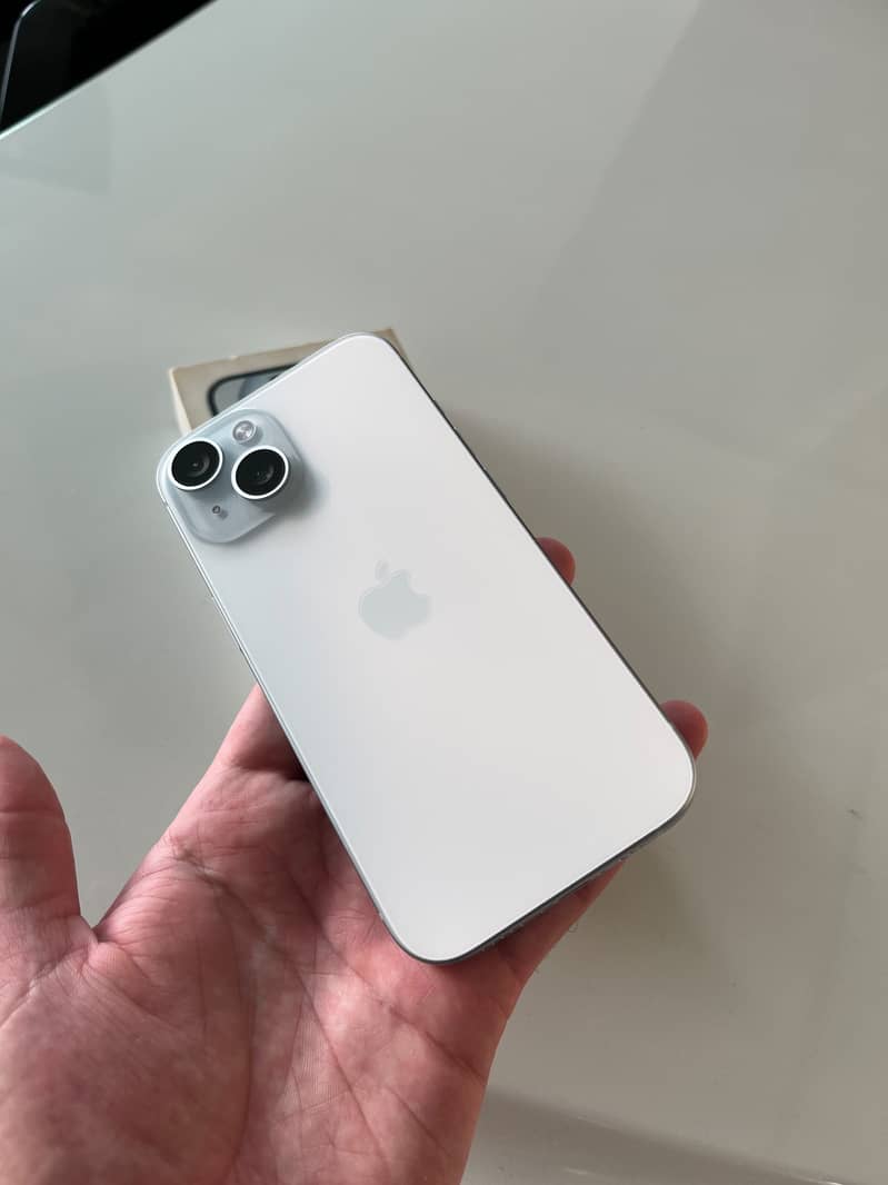 Apple iPhone 15 2
