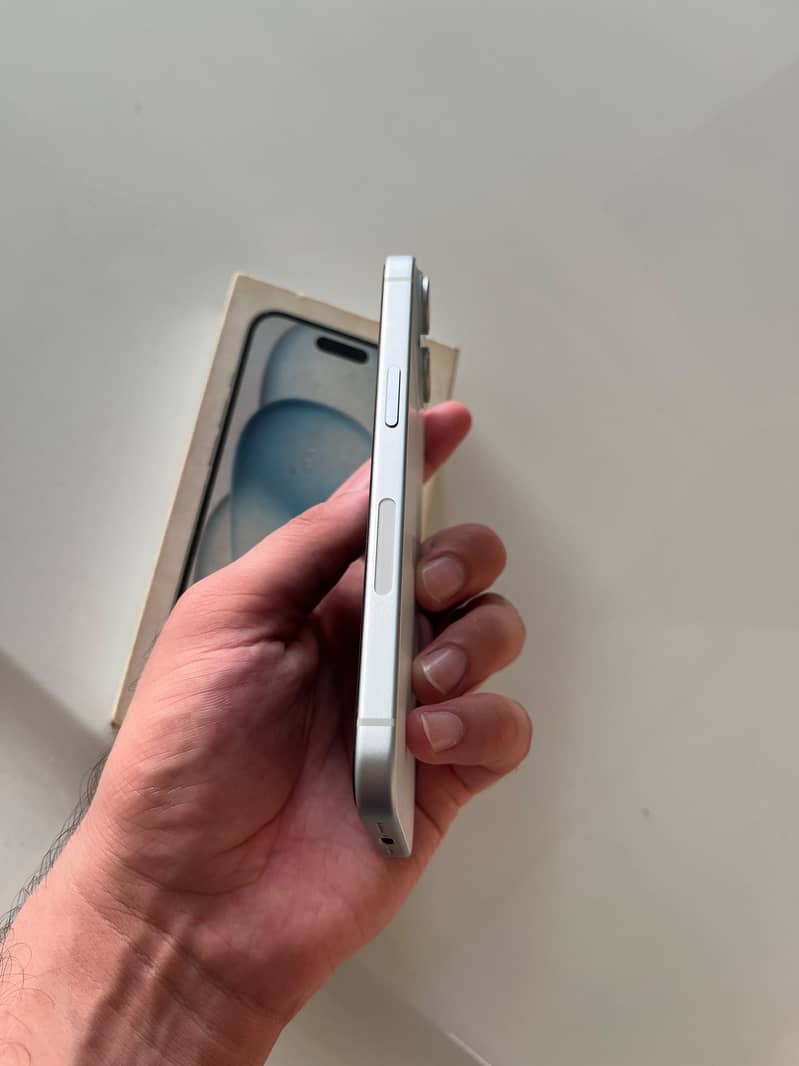 Apple iPhone 15 7