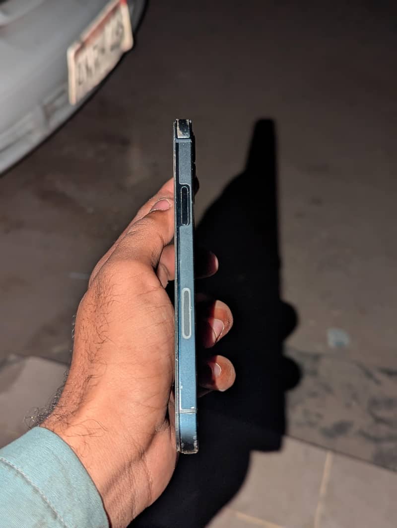 Apple iPhone 12 1