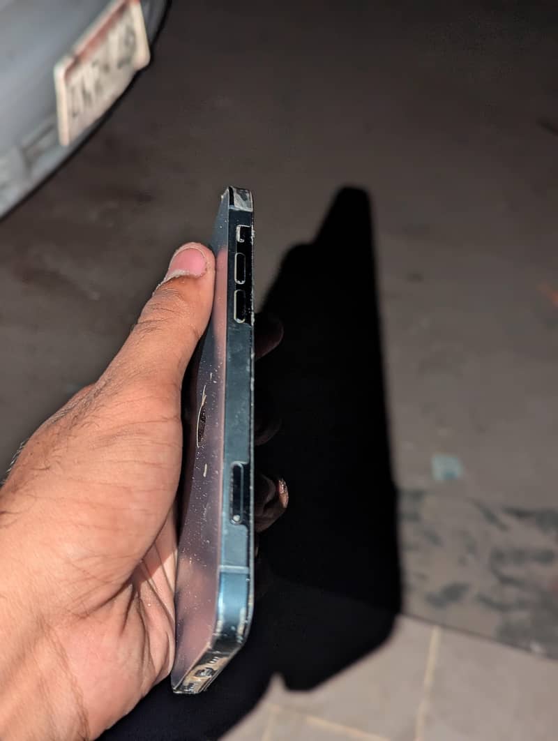 Apple iPhone 12 3