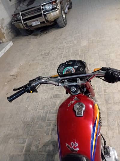 Yamaha YB 100.