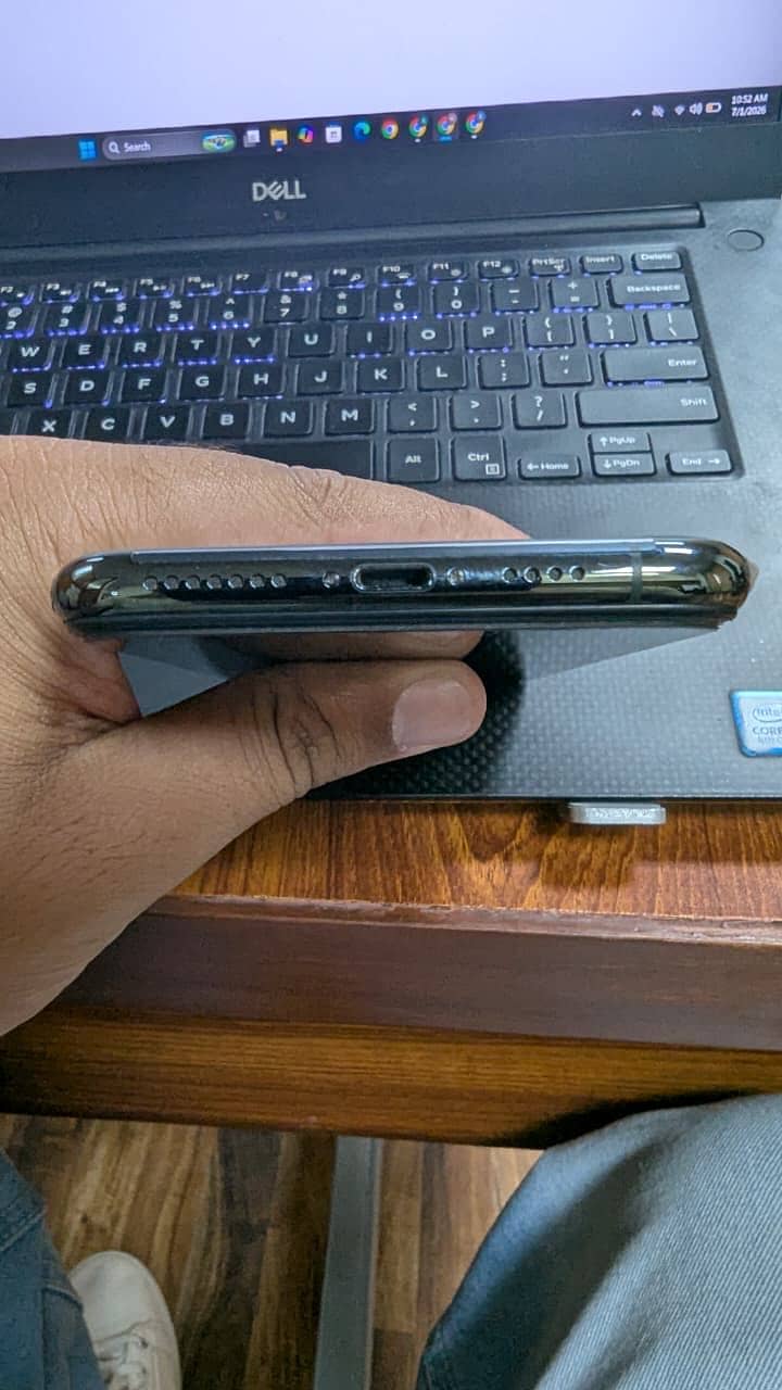 Apple iPhone 11 Pro Max 2