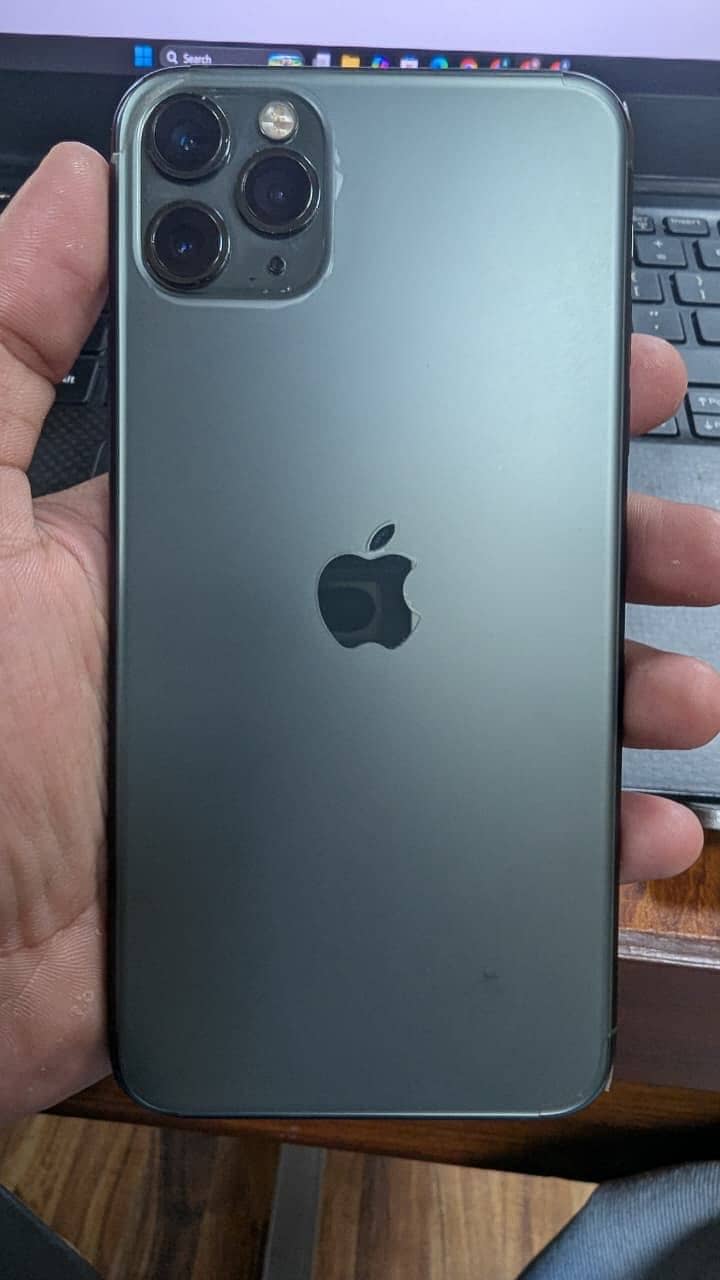 Apple iPhone 11 Pro Max 4