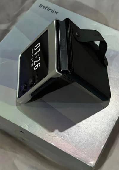 Infinix Zero Flip